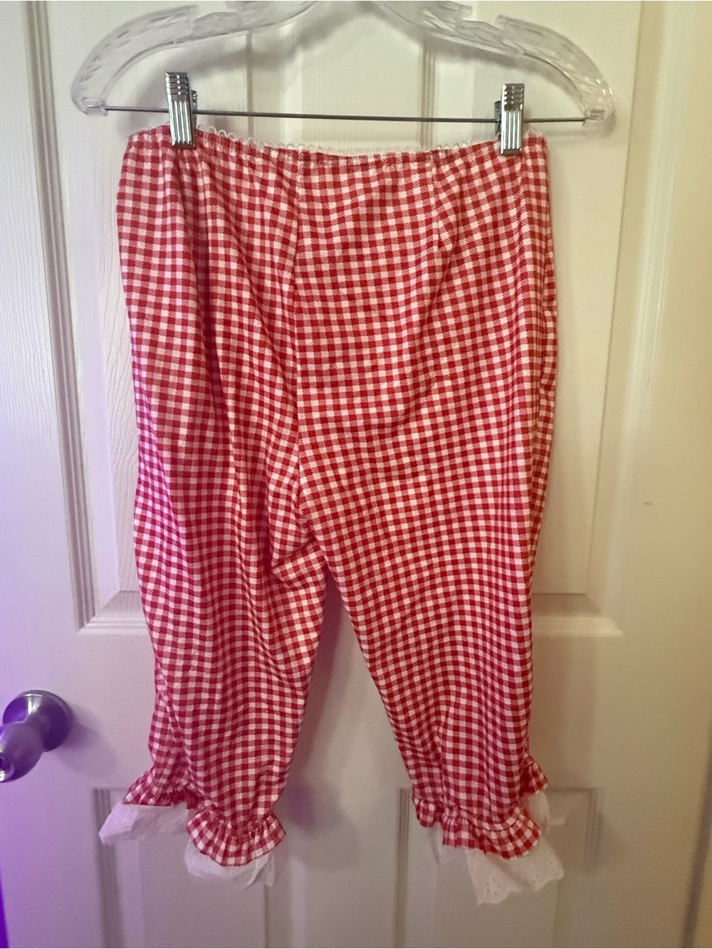 Red Ruffle capris - Picture 3 of 3